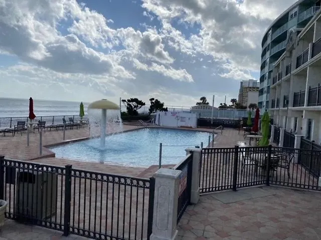 La Quinta By Wyndham Oceanfront Daytona Beach 3*,
