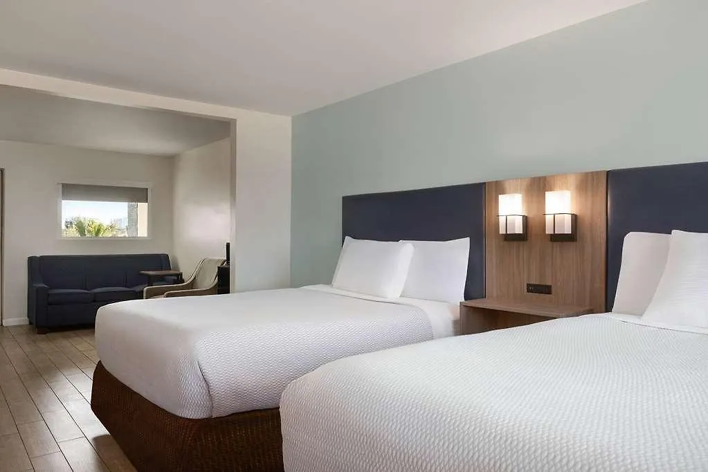 Hotel La Quinta By Wyndham Oceanfront Daytona Beach